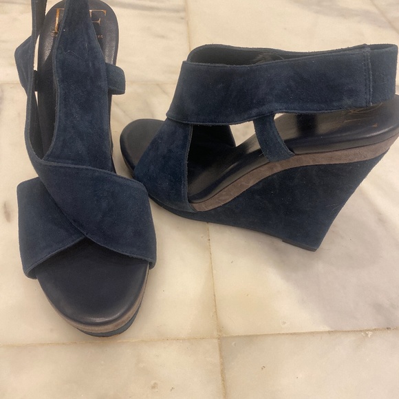 Diane Von Furstenberg Suede wedge size 8 DARK BLUE - Picture 1 of 11